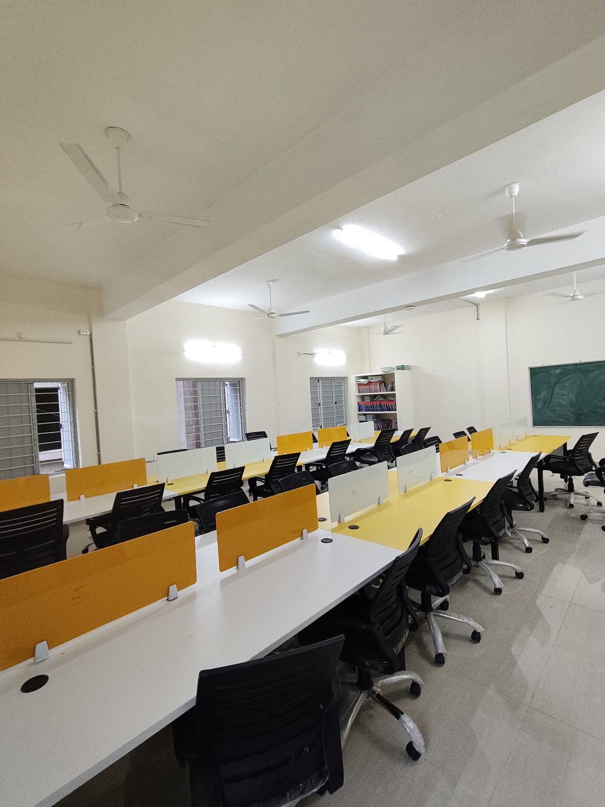 Open learning hall with individual workstations