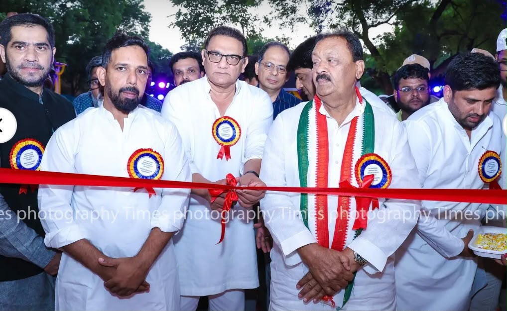 Ribbon-cutting ceremony with officials at a Study Circle event