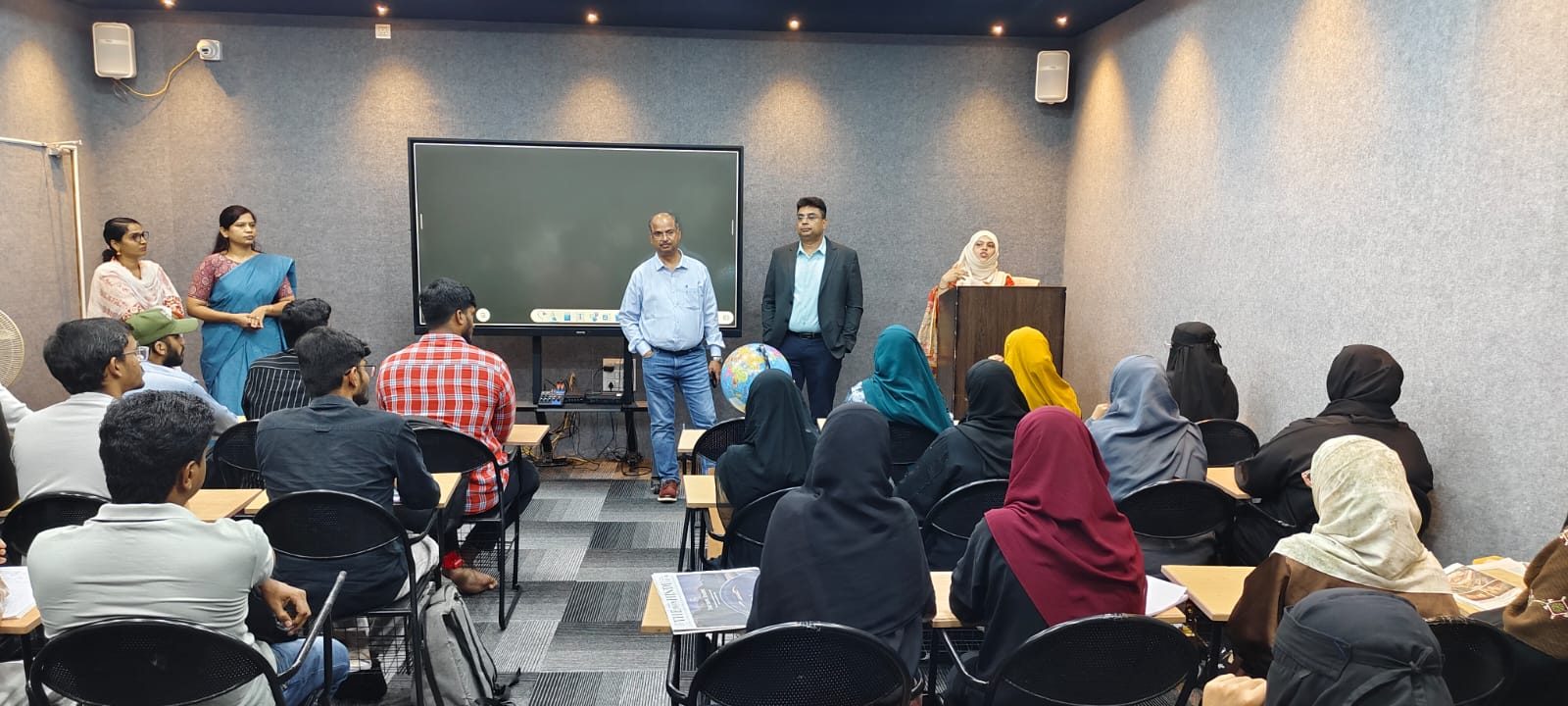 Smart interactive classroom session with faculty and students